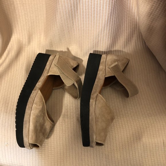 L'amour des Piedes Amadour beige platform sandals, 9 Wide - Picture 3 of 12